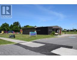 281 Aquaview Drive, Image 3