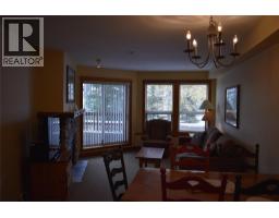 Living room - 2080 Summit Drive Unit 104 Lot 3, Panorama, BC V0A1T0 Photo 3
