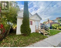 Foyer - 315 Huron St, Sault Ste Marie, ON P6A1R7 Photo 2