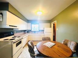 115 Park Street, Waskada, MB R0M2E0 Photo 3