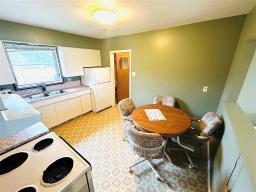 115 Park Street, Waskada, MB R0M2E0 Photo 5