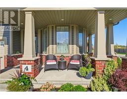 Bathroom - 4 Ellis Avenue, St Catharines, ON L2P0E6 Photo 2