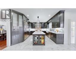 Family room - 37 Donwoods Court, Brampton, ON L6P1T6 Photo 5