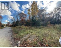 677 Maki Rd, Sault Ste Marie, ON P6A6K4 Photo 3