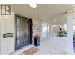 Dining room - 8 Haslemere Avenue, Brampton, ON L6W2X4 Photo 5