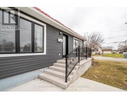Bedroom 2 - 132 Franklin Avenue, Port Colborne, ON L3K4A5 Photo 5