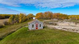 11 Erickson Drive, Onanole, MB R0J1N0 Photo 4