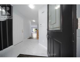 Primary Bedroom - 16 Settlers Road, Orangeville, ON L9W5E3 Photo 3