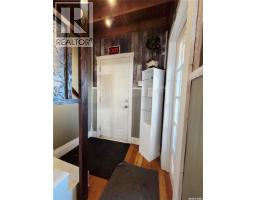 102 Cypress Street, Maple Creek, SK S0N1N0 Photo 2