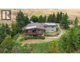 Kitchen - 2545 6 Highway, Lumby, BC V0E2G1 Photo 2