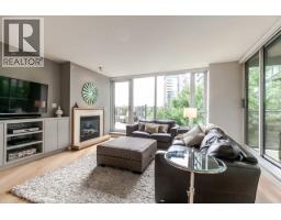 305 8 Smithe Mews, Image 2