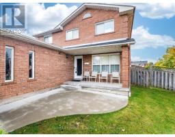 Family room - 9 Ballycastle Crescent, Brampton, ON L6Z2V6 Photo 4