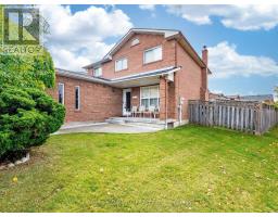 Dining room - 9 Ballycastle Crescent, Brampton, ON L6Z2V6 Photo 5