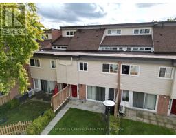 Kitchen - 111 Milestone Crescent, Aurora, ON L4G3M2 Photo 2