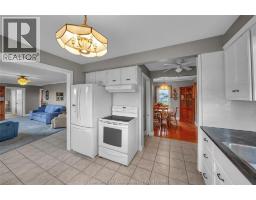 Sunroom - 637 Wilkesport Line, Sombra, ON N0P2H0 Photo 4