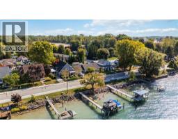 Bedroom - 4256 St Clair Pkwy Parkway, Port Lambton, ON N0P2B0 Photo 3