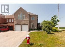 Kitchen - 2 Yellow Avens Boulevard, Brampton, ON L6R0R5 Photo 3