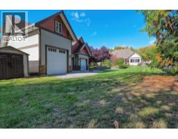 5005 Bay Road, Sechelt, BC V7Z0E9 Photo 3