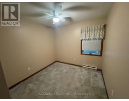 Bathroom - 2 Watergate Drive, Ashfieldcolbornewawanosh, ON N7A3Y3 Photo 4