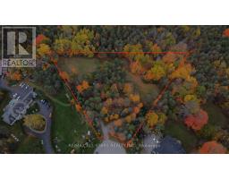 26 Cranborne Chase, Whitchurchstouffville, ON L4A0C6 Photo 2