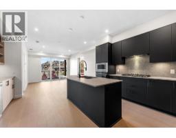 Primary Bedroom - 9654 Benchland Road Unit 407, Lake Country, BC V4V0A5 Photo 4