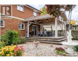 Family room/Fireplace - 7 Balmoral Road, Chatham, ON N7L4P7 Photo 3