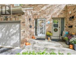 Bathroom - 28 2015 Cleaver Avenue, Burlington, ON L7M4J7 Photo 2