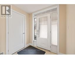 Living room - 33 1169 Garner Road E, Hamilton, ON L9G0G8 Photo 5