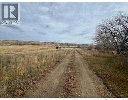 670 Center Street, Drumheller, AB T0J0Y9 Photo 5