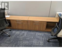 204 5250 Solar Drive, Mississauga, ON L4W5M8 Photo 2