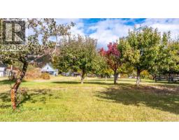 Dining room - 1015 Winlaw Road, Creston, BC V0B2N1 Photo 5