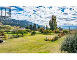 Foyer - 1015 Winlaw Road, Creston, BC V0B2N1 Photo 3