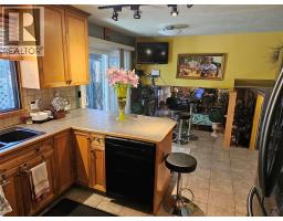 Full bathroom - 599 Clifton Road S, Kelowna, BC V1V1A6 Photo 4