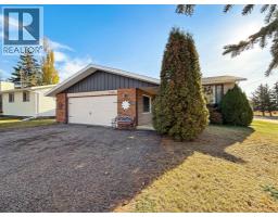 Family room - 5618 47 Avenue, Forestburg, AB T0B1N0 Photo 2
