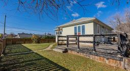 Living room - 13 Hampton Street E, Macgregor, MB R0H0R0 Photo 2