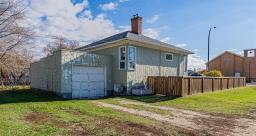 Primary Bedroom - 13 Hampton Street E, Macgregor, MB R0H0R0 Photo 3