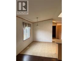 155 Pinewood Crescent, Image 3