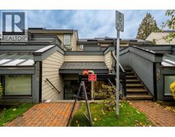 2458 Haywood Avenue, West Vancouver, BC V7V1Y1 Photo 2