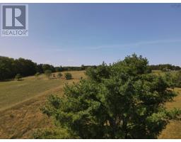 Bath (# pieces 1-6) - 1017 Feeners Corner Road, Upper Northfield, NS B4V5A6 Photo 4