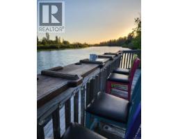 Primary Bedroom - 1631 20th Ave, Campbell River, BC V9W4N1 Photo 5