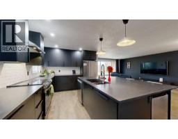 3pc Bathroom - 6117 51 Avenue, Stettler, AB T0C2L2 Photo 5