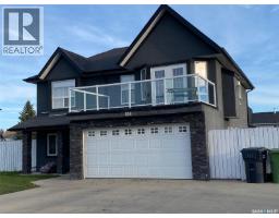 Living room - 454 Darlington Street E, Yorkton, SK S3N4A1 Photo 2