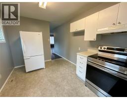 Bedroom - 116 Bullmoose Crescent, Tumbler Ridge, BC V0C2W0 Photo 3