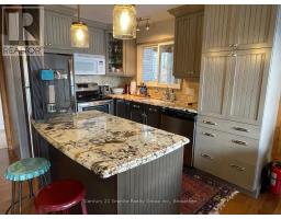 Primary Bedroom - 1038 Broken Paddle Road, Dysart Et Al, ON K0M1S0 Photo 5