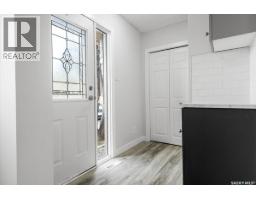 Kitchen - 3806 Castle Road, Regina, SK S4S6M7 Photo 2