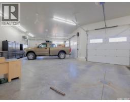 Living room - Harvey Acreage, St Andrews Rm No 287, SK S0L2V0 Photo 2