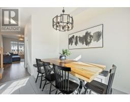 102 Lyall Stokes Circle, East Gwillimbury, ON L0G1M0 Photo 2