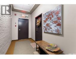 Living room - 508 1255 Broad Street, Regina, SK S4R1Y2 Photo 3