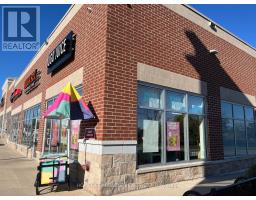 C 5 695 Stonehaven Avenue, Newmarket, ON L3X0G2 Photo 3