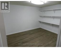 Bedroom 3 - Lower 3406 Ellengale Drive, Mississauga, ON L5C1Z4 Photo 5